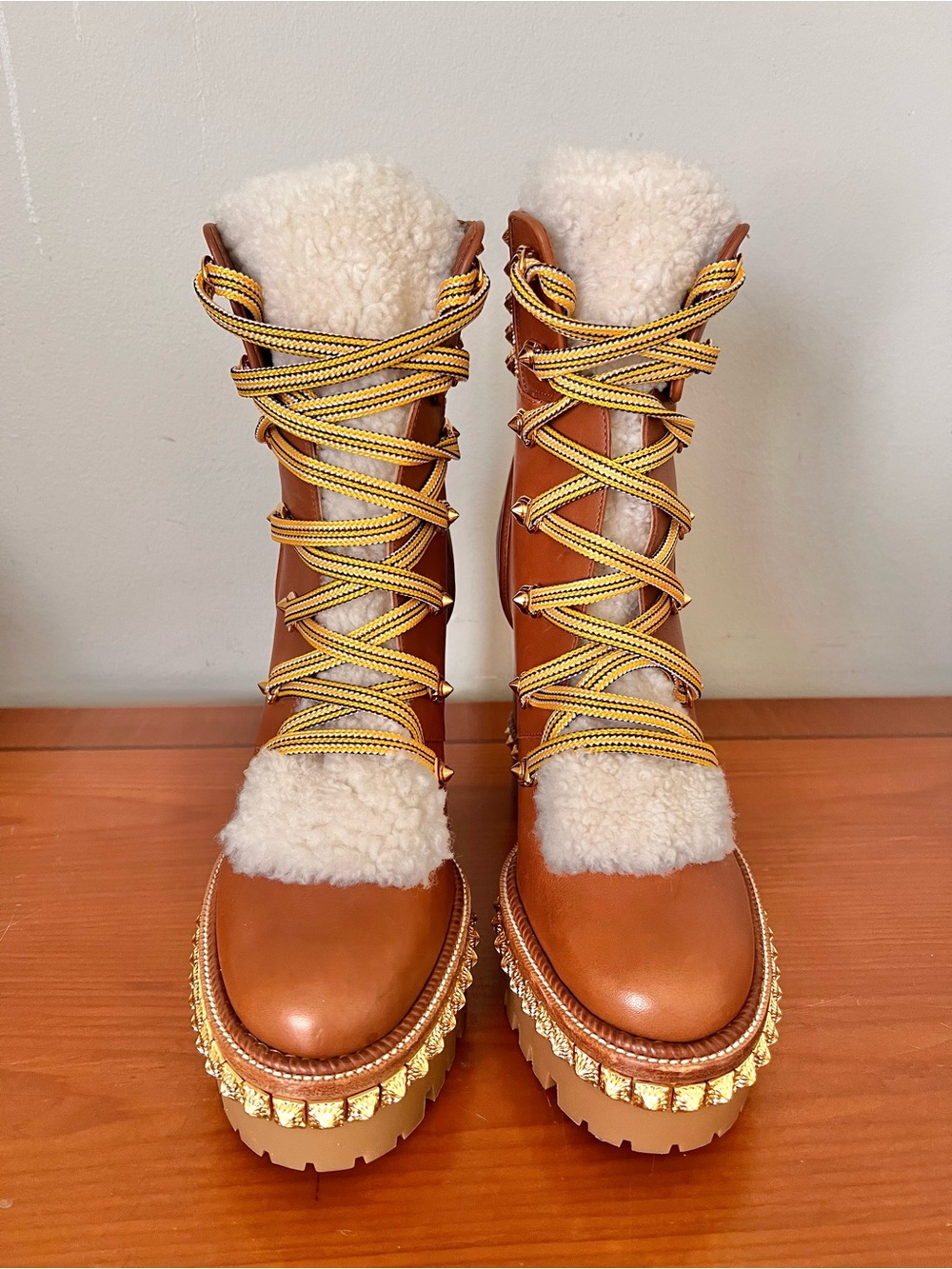 Christian Louboutin Yeti Donna Ankle Boots With Gold Spikes Size 40 Super Rare. - Picture 2 of 9